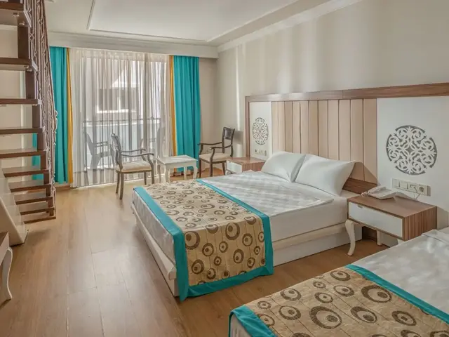 фотографии отеля Holiday Park Resort изображение №3