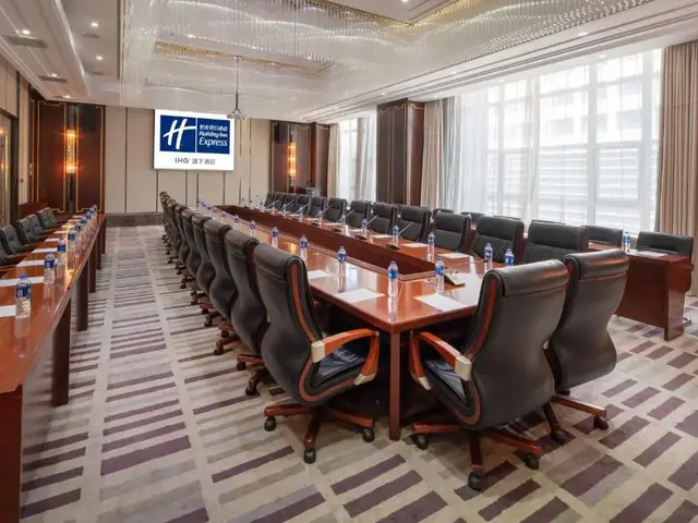 фото Holiday Inn Express Luoyang City Center By IHG изображение №18