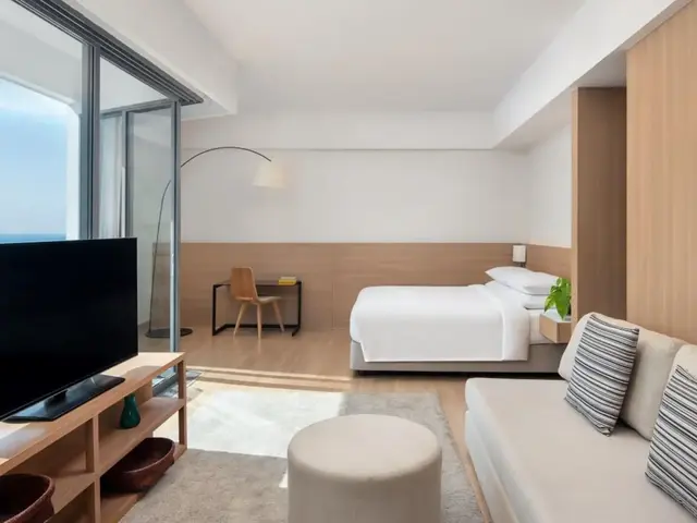 фото The Andaman Beach (ex. Hyatt Place Phuket Patong) изображение №2