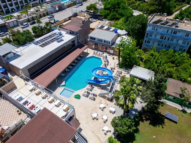 Marinez (ex. Rios Latte Beach; Bluementhal)