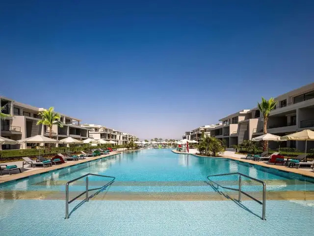 Rixos Premium Magawish Bay View