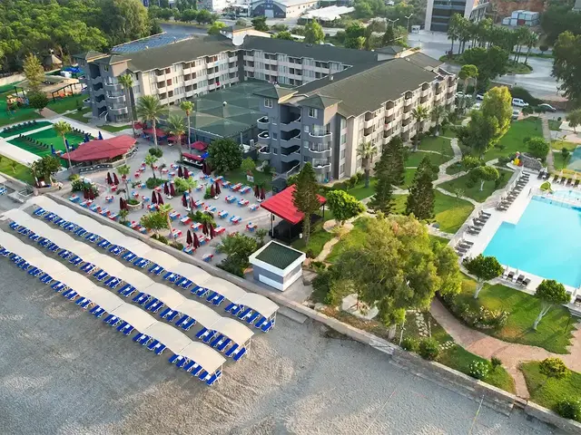 Senza Sunset Beach (ex. Taluyka Sunset Beach; Sunset Beach)