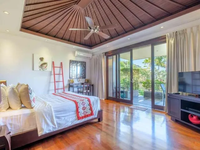 фото Eleven Kejora Beachfront Estate изображение №2