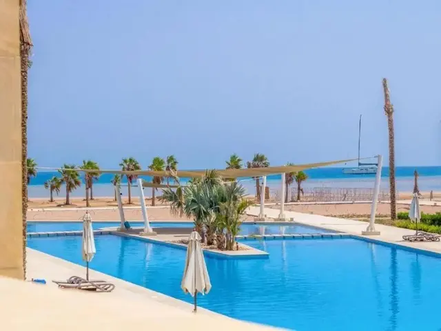 фото отеля JOYNANT 2Bedroom Pool View- Free Beach Access #Mangroovy #GOUNA изображение №1
