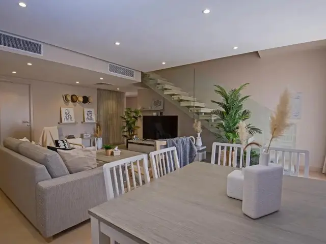 фотографии A Stunning Seaview Penthouse; 3bedrooms + Nanny изображение №8