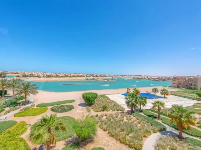 фото отеля Sunny 2 Bedroom + Private Roof Terrace Lagoon View изображение №1