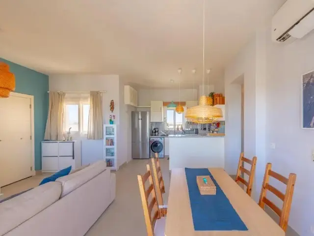 фото Sunny 2 Bedroom + Private Roof Terrace Lagoon View изображение №10
