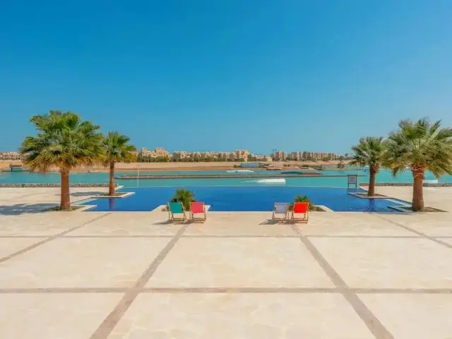 фото отеля Sunny 2 Bedroom + Private Roof Terrace Lagoon View изображение №5