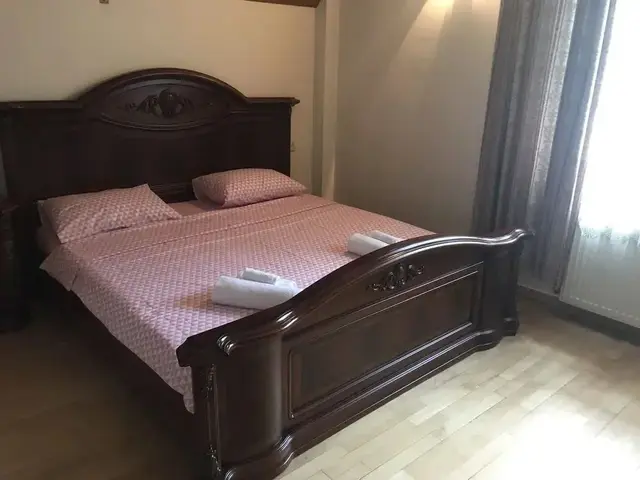 фото отеля Rare house with garden in Tbilisi изображение №5