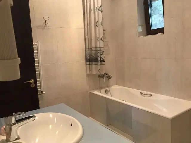 фотографии отеля Rare house with garden in Tbilisi изображение №3