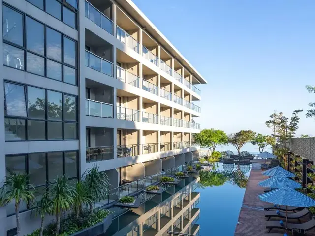 Mayaana Beach Resort Pattaya (ex. Golden Tulip Pattaya Beach Resort)