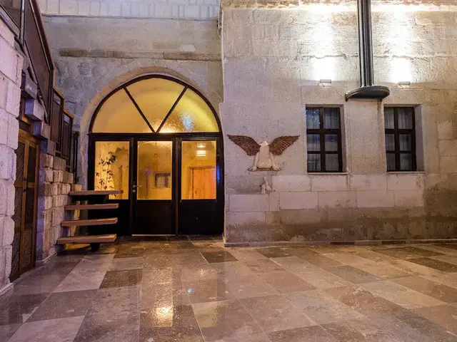 фото отеля Bala Cave House изображение №21