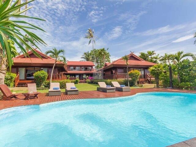 фото отеля 5BR Beachfront Villa Bangrak изображение №17
