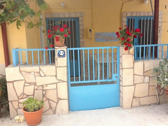 фото отеля Vintage House-Vori-Rent Rooms изображение №1