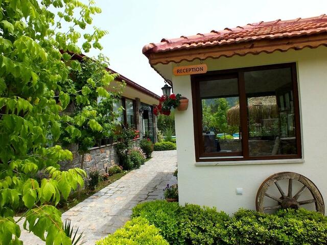 фото отеля Hotel Dalos изображение №1