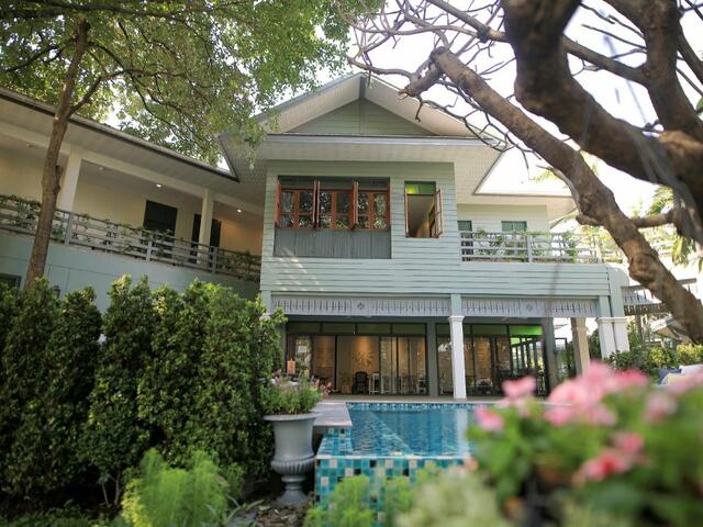 The Raweekanlaya Hotel Bangkok