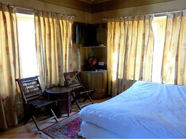 фото отеля Hotel Nezer Holiday Inn изображение №13