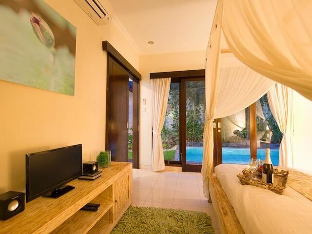 фото отеля Exotis Villa Seminyak изображение №1