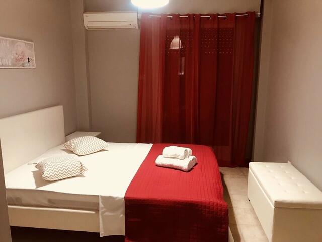 фото отеля Merilyn Central Apartment изображение №1