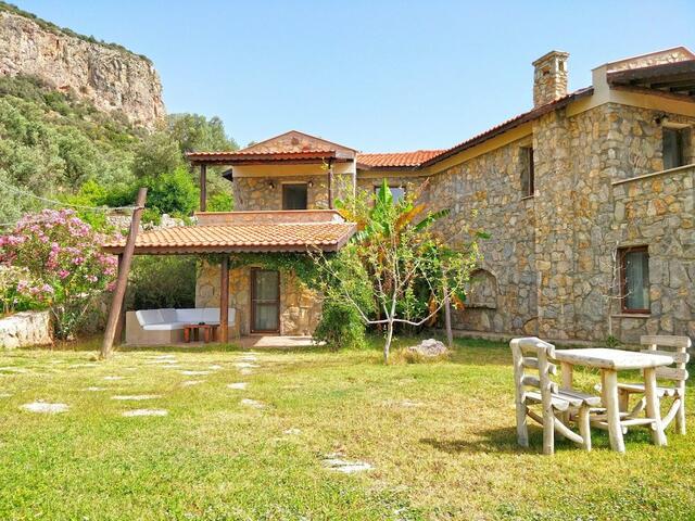 фотографии отеля Zephyros Hotel изображение №3