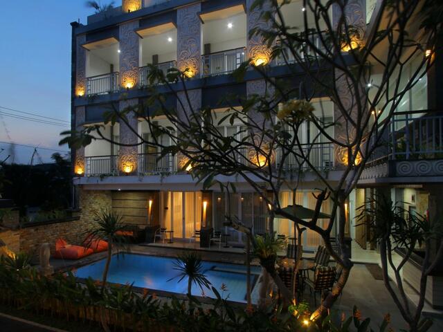 фото отеля Lotus Tirta Seminyak изображение №1