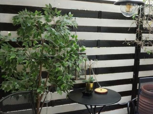 фото отеля Exclusive Design Studio with Yard изображение №13