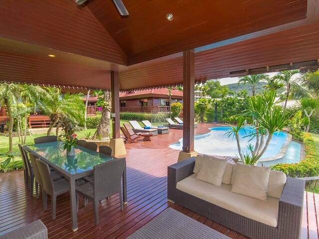 фотографии отеля 5BR Beachfront Villa Bangrak изображение №3