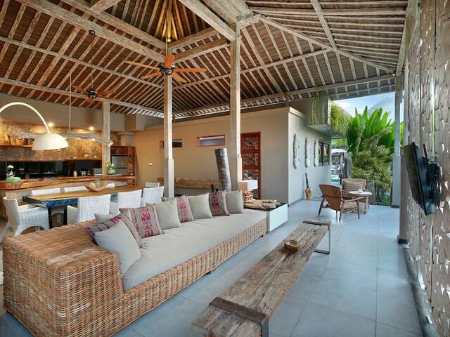 фотографии отеля XXL Seminyak Sunset Boutique Villa изображение №35