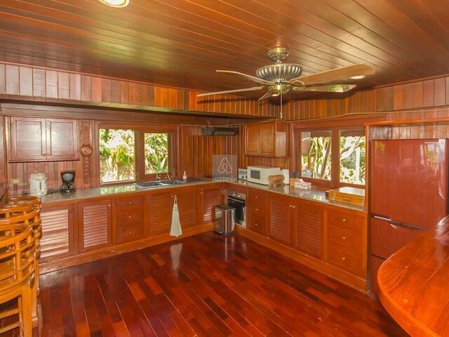 фото отеля 5BR Beachfront Villa Bangrak изображение №25