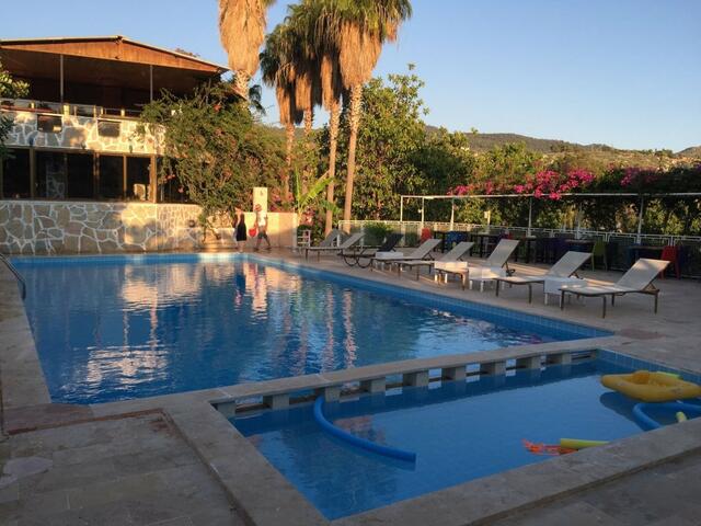 фото отеля Pataros Hotel изображение №17