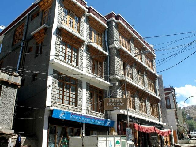 фото отеля Hotel Nezer Holiday Inn изображение №1