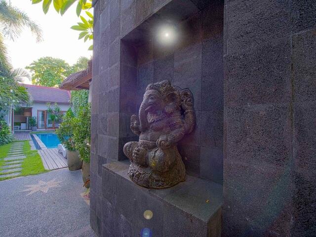 фотографии отеля Exotis Villa Seminyak изображение №7