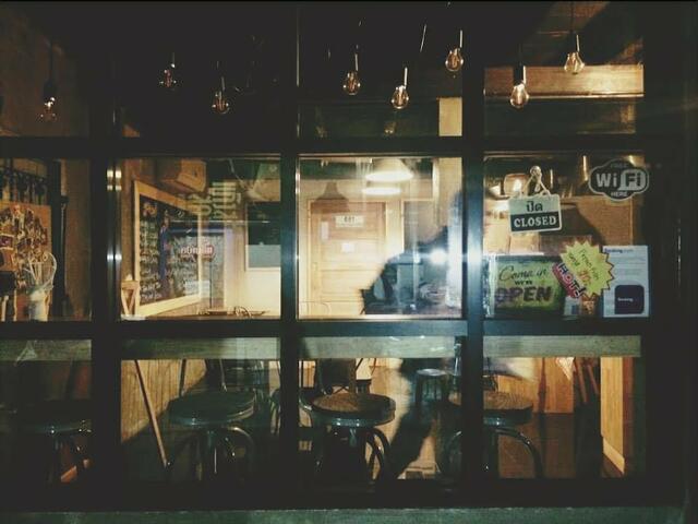 фотографии The Local Surasak Hostel изображение №12