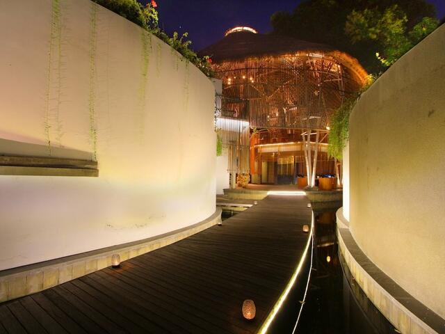 фото отеля Taman Mesari Luxury Villas-Seminyak изображение №1
