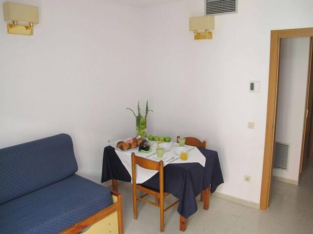 фотографии отеля Apartamentos Santi изображение №7