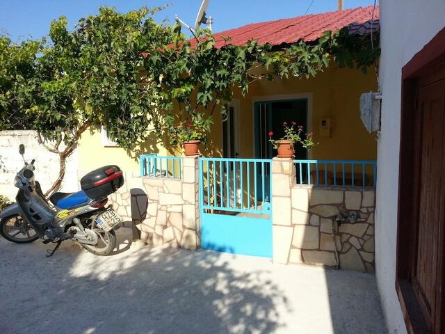 фото Vintage House-Vori-Rent Rooms изображение №6