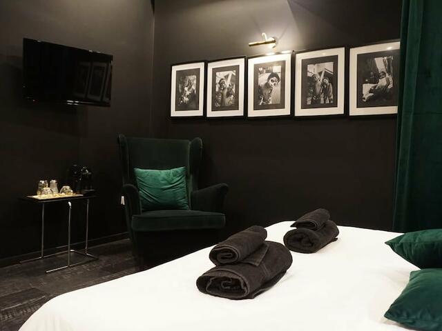 фотографии отеля Exclusive Design Studio with Yard изображение №3