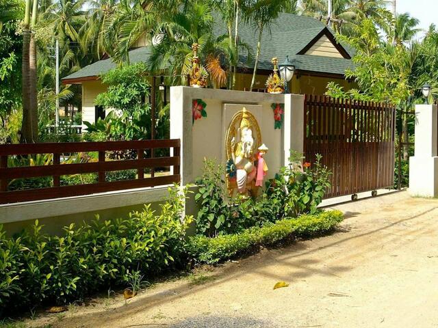 фотографии отеля Natien Beach Villa изображение №11