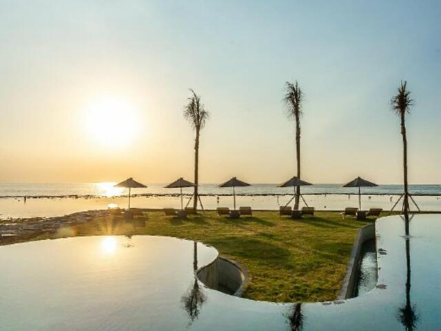 фото Lovina Beach Club and Resort изображение №6