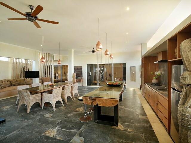 фотографии XXL Seminyak Sunset Boutique Villa изображение №32