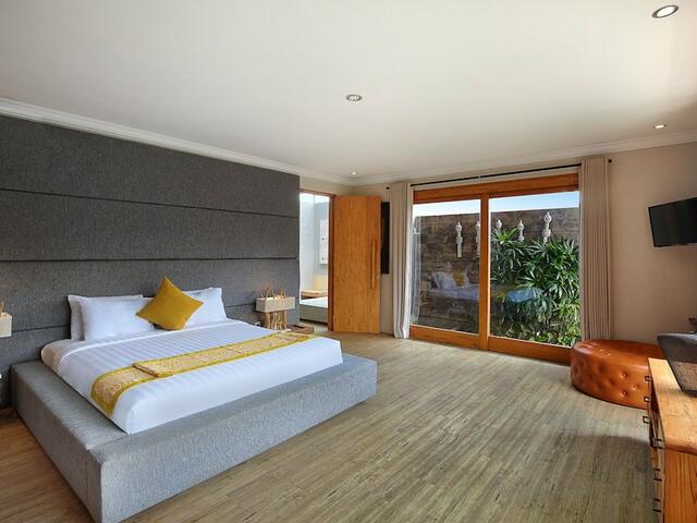 фото XXL Seminyak Sunset Boutique Villa изображение №34