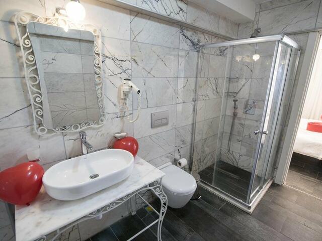 фото Buyukada Port Hotel изображение №18