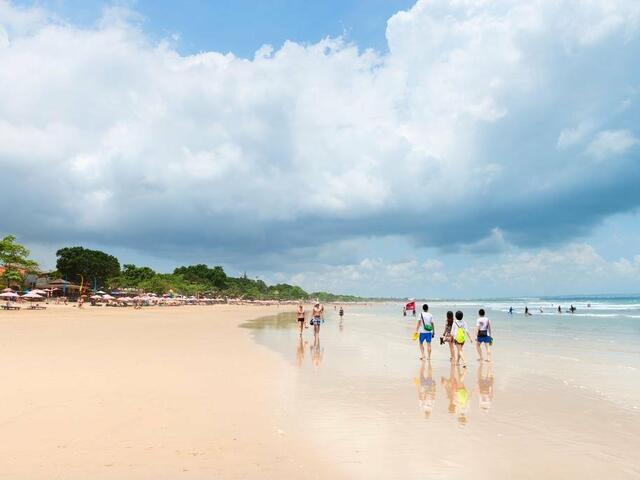 фото XXL Seminyak Sunset Boutique Villa изображение №10