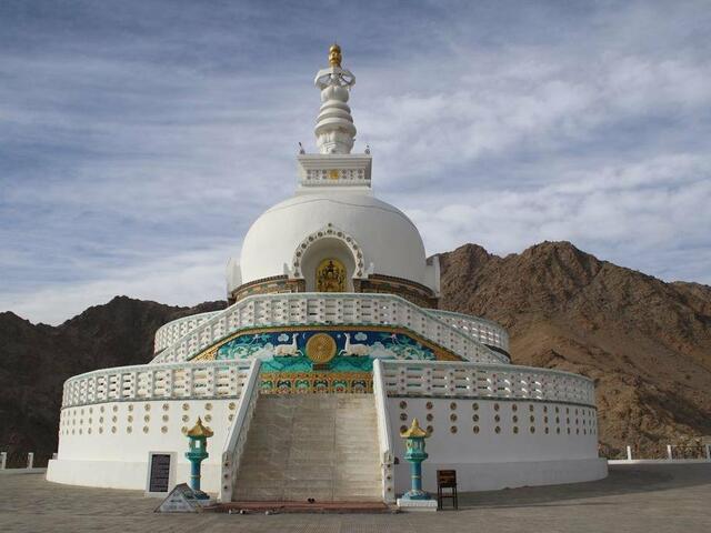 фото Hotel Nezer Holiday Inn изображение №2