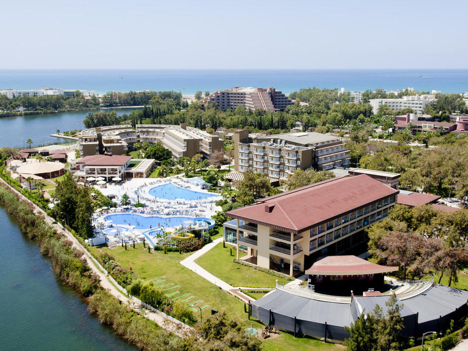 Семейный курорт Helea Family Beach на пляже Родоса