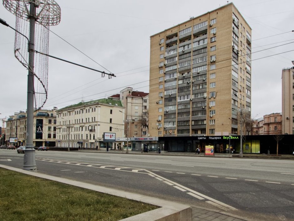 большая 19. 19 13 гостиница санкт-петербург. большой проспект петроградской стороны дом 19. большая 19. большой проспект 19 петроградский.