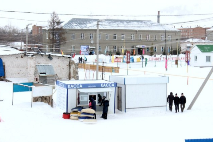 Горки омская область. Парк Миллениум Омск. Миллениум Омск крутая горка. Сноупарк адреналин Омск. Парк адреналин крутая горка.