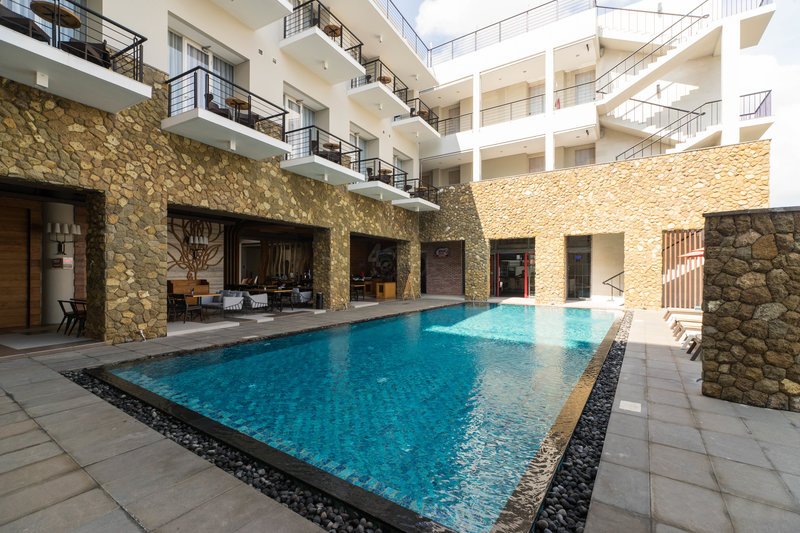 Mahogany Hotel