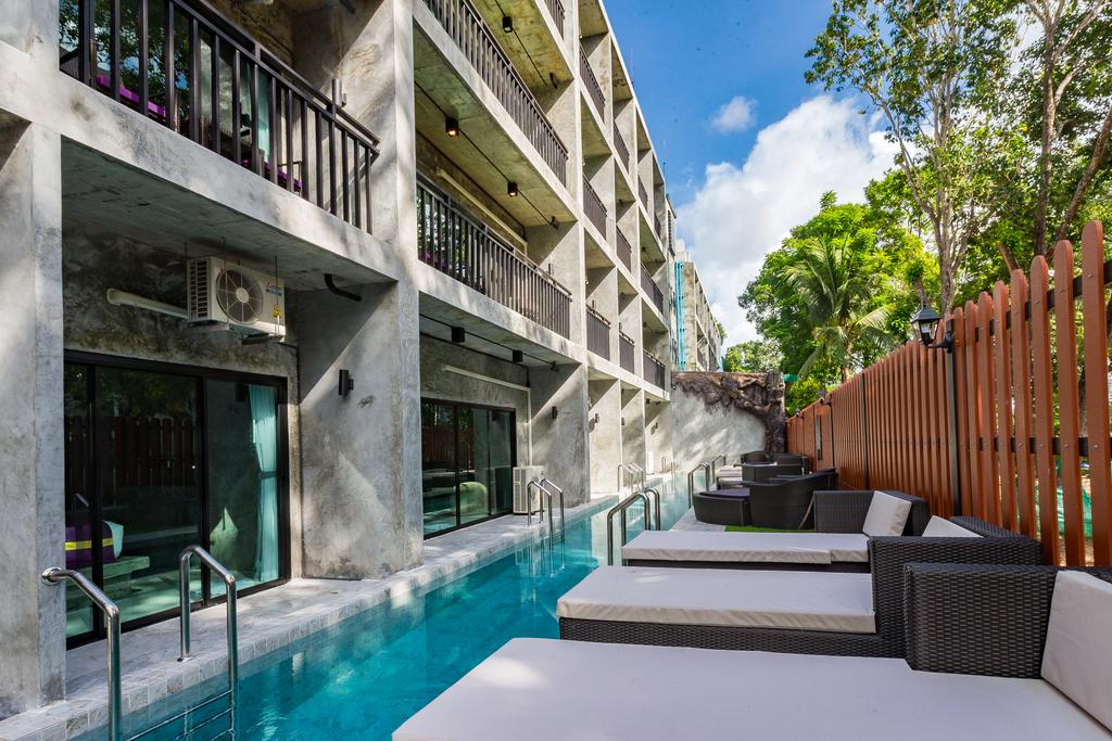 Maneetel Krabi Beachfront