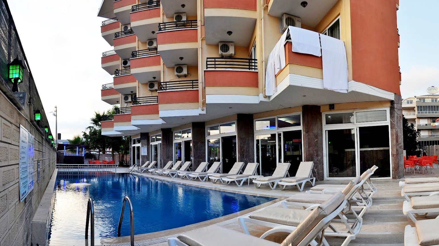 Kleopatra Sun Light (ex. Kleopatra City Hotel; Selvi Hotel)